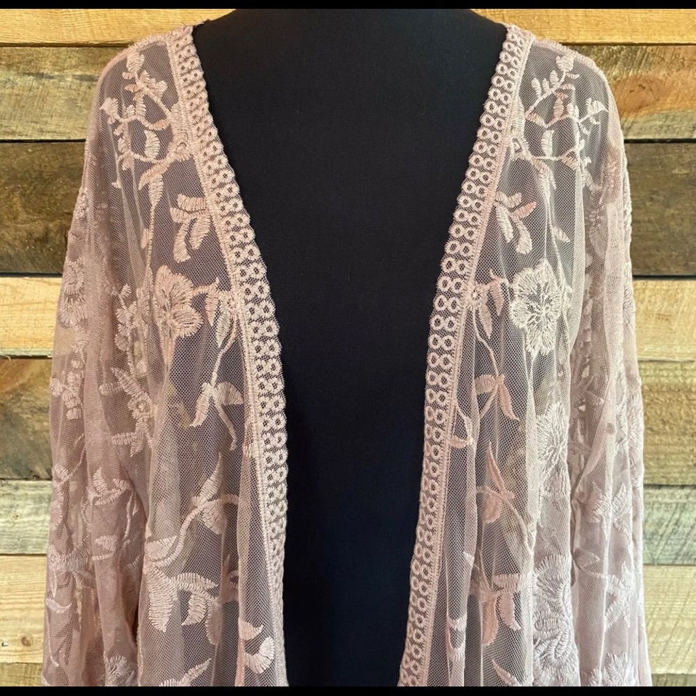 Blush Pink Boho Kimono by She+Sky Size M/L Sheer Lace Floral Pattern - Picture 5 of 7